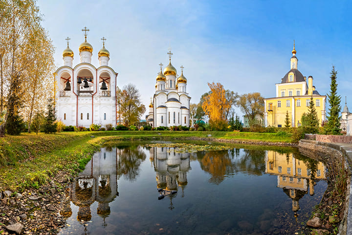 Переславский Свято-Никольский женский монастырь — основал один из прославленных русских святых преподобный Димитрий Прилуцкий около 1350 года.