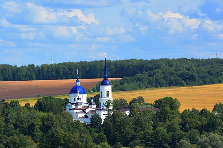 Женский монастырь в честь Калужской иконы Божией Матери.