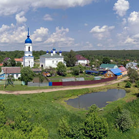 Свято-Успенский Лихвинский женский монастырь находится в селе Гремячево Перемышльского райна калужской области.