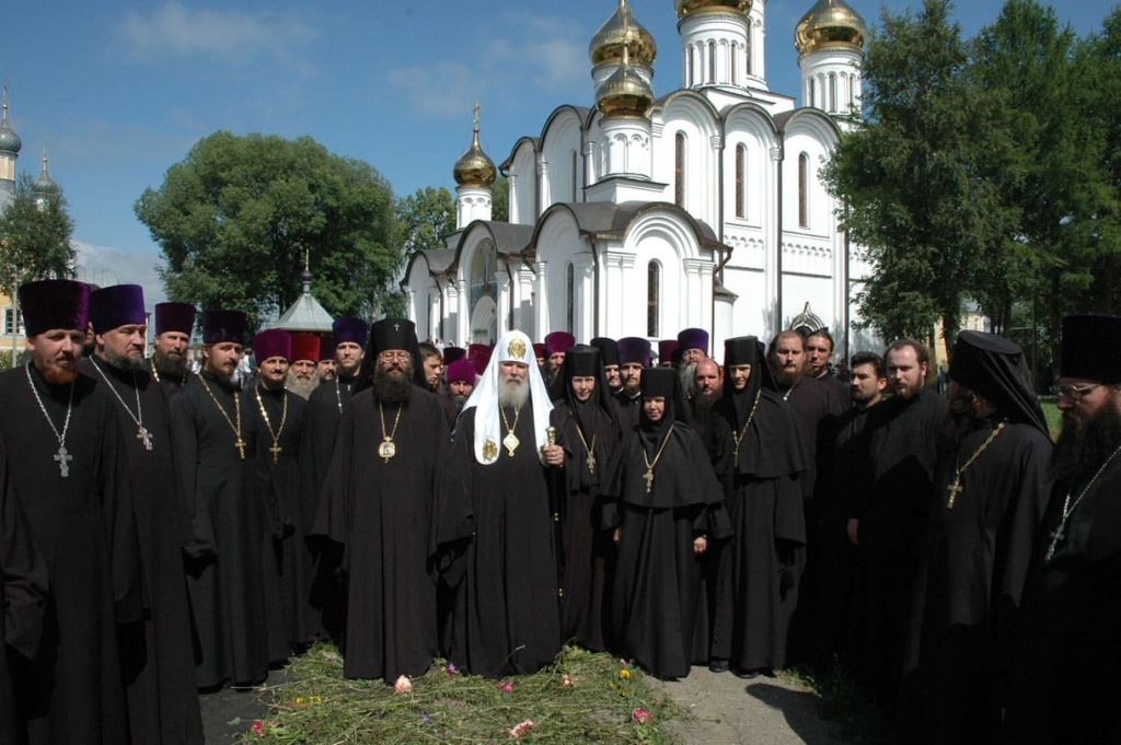 Переславский Свято-Никольский женский монастырь основал уроженец Переславской земли преподобный Димитрий Прилуцкий в 1348 году на месте, называемом «на Болоте».
