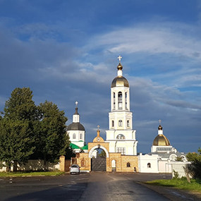 Мужской монастырь Спаса Нерукотворного пустынь в селе Клыково.