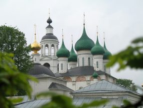 Свято-Введенский Толгский женский монастырь в Ярославле.
