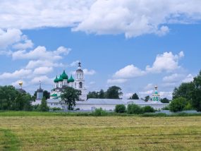 Введенский Толгский женский монастырь в Ярославле.