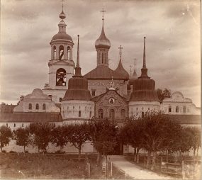 Свято-Введенский Толгский женский монастырь, расположенный в Ярославле на левом берегу Волги. Основан в 1314 году епископом Ростовским Прохором на месте чудесного обретения им Толгской иконы.